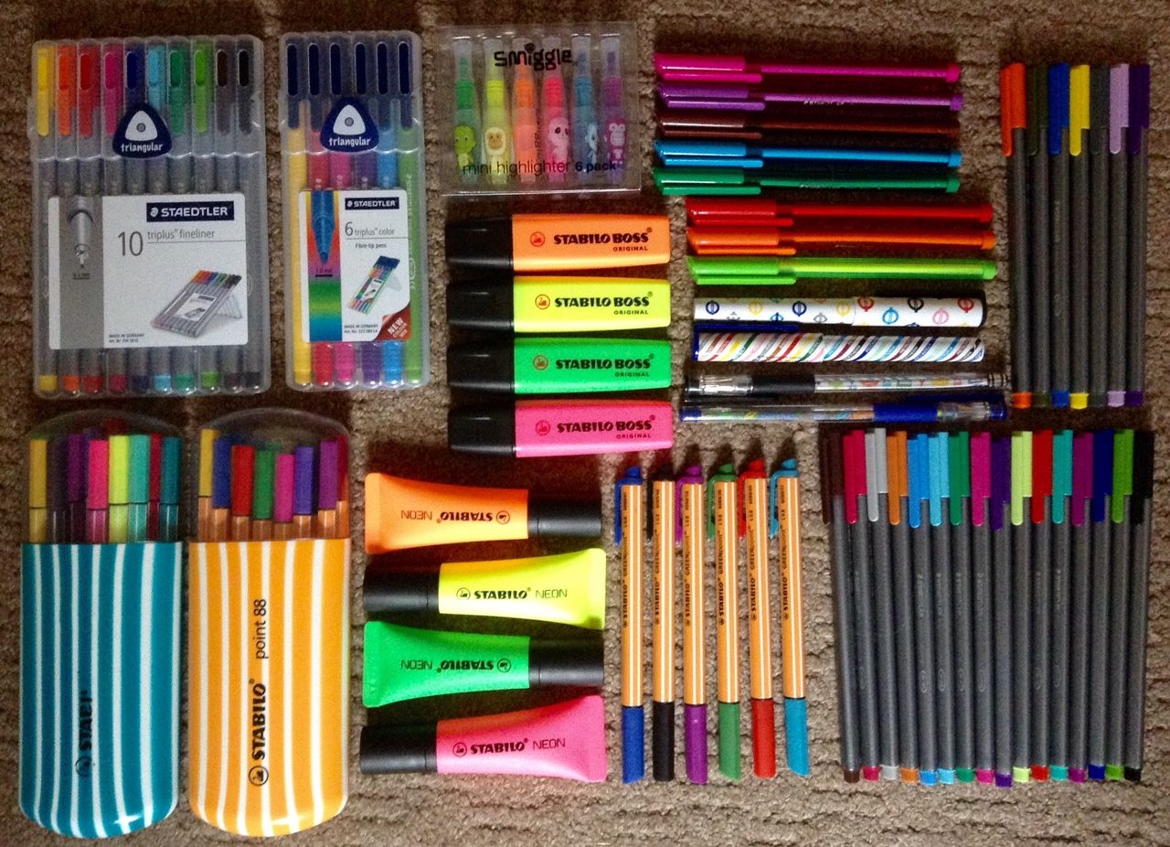 Various assorted highlighters